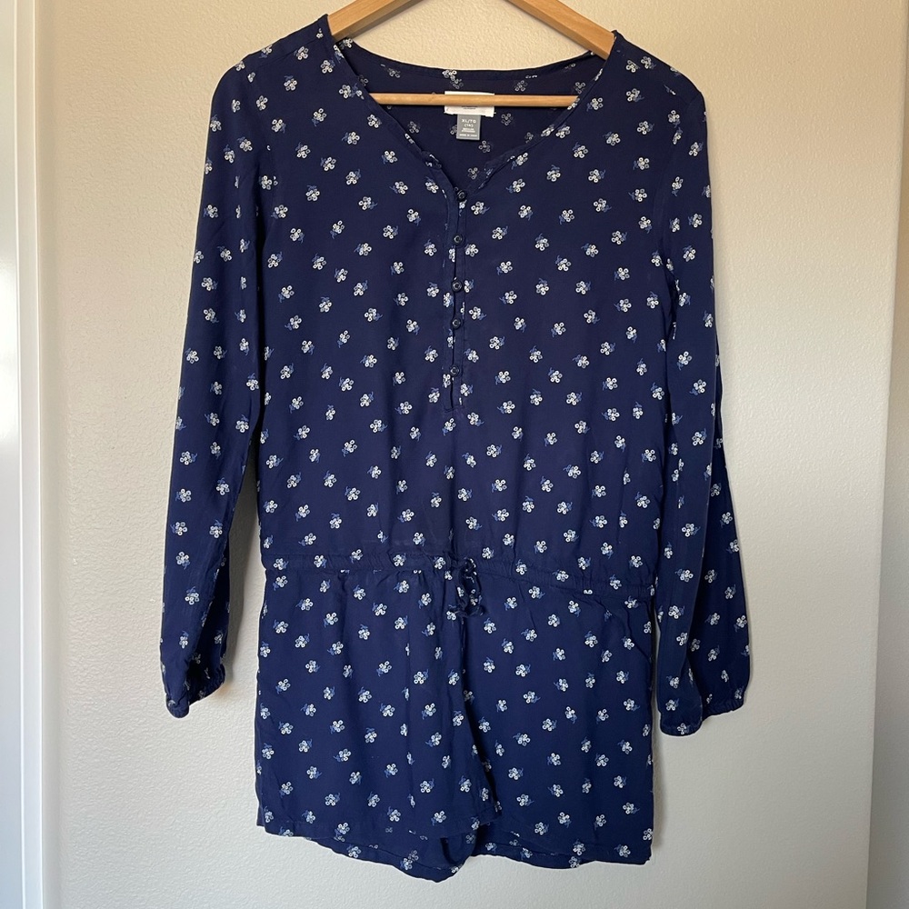 Girl’s Old Navy long sleeve short romper size XL